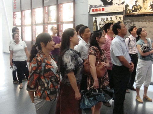 2参观百团大战纪念馆.JPG